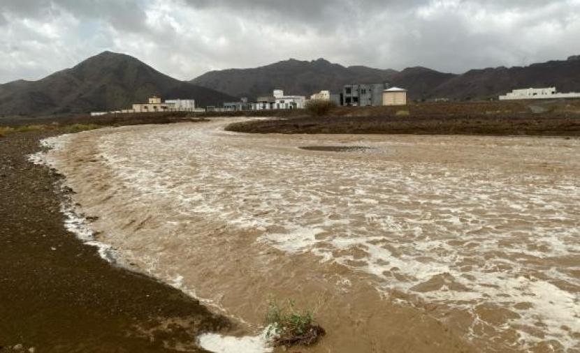 أمطار على المناطق الساحلية الممتدة من مسقط إلى راس الحد