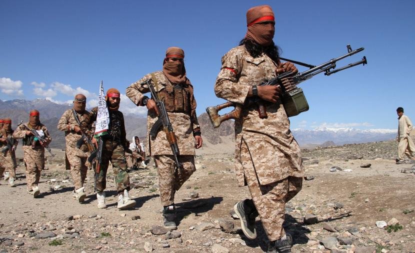 تصعيد غير مسبوق بين باكستان وأفغانستان ودعوات دولية لوقف النار