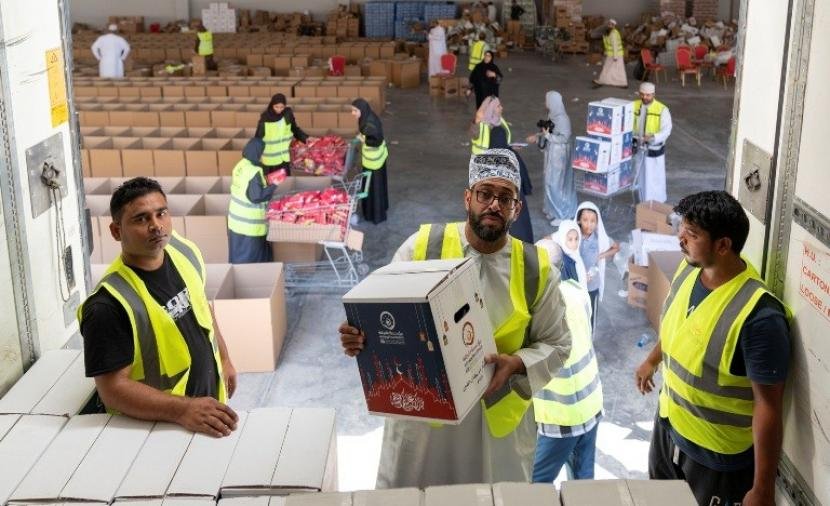 "مدائن": توزيع صناديق الحملة الرمضانية للمنتجات العمانية على 5000 أسرة