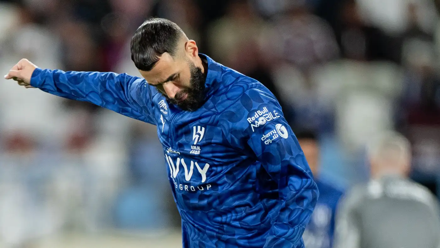 إنهاء العقدة.. مواجهة خاصة لكريم بنزيما أمام الأهلي في الكأس