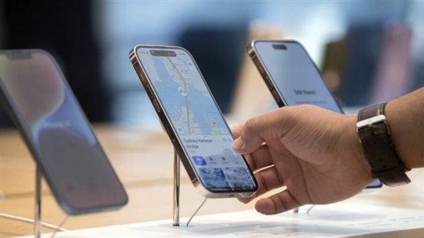 أزمة شرائح الذاكرة تدفع سوق الهواتف الذكية لأكبر انخفاض تاريخي خلال 2026