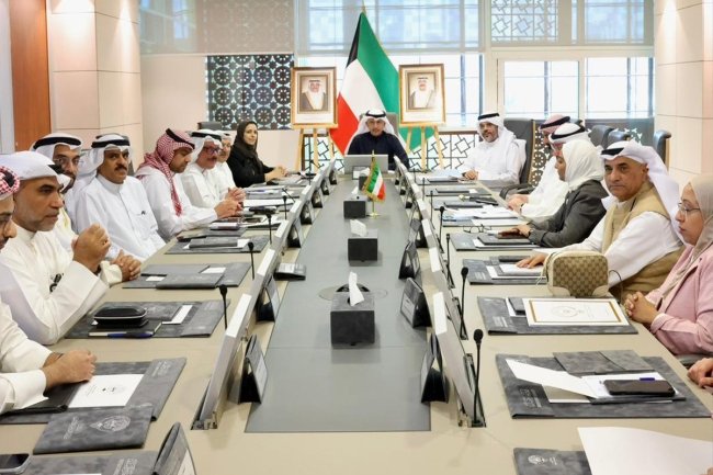 «التجارة» تحظر تصدير كافة أنواع السلع الغذائية وتثبت أسعارها