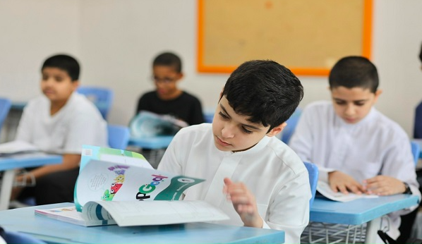 طلاب وطالبات الرياض يعودون غدًا لاستكمال الفصل الدراسي الثاني