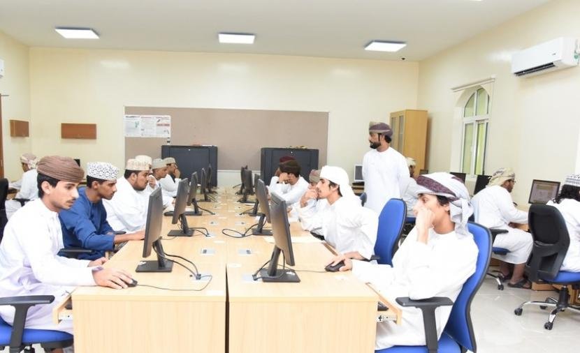 انتقادات متزايدة لقرار "رفع رسوم المأذونيات".. وأصحاب أعمال: الأعباء تهدد بقاء المؤسسات الصغيرة والمتوسطة