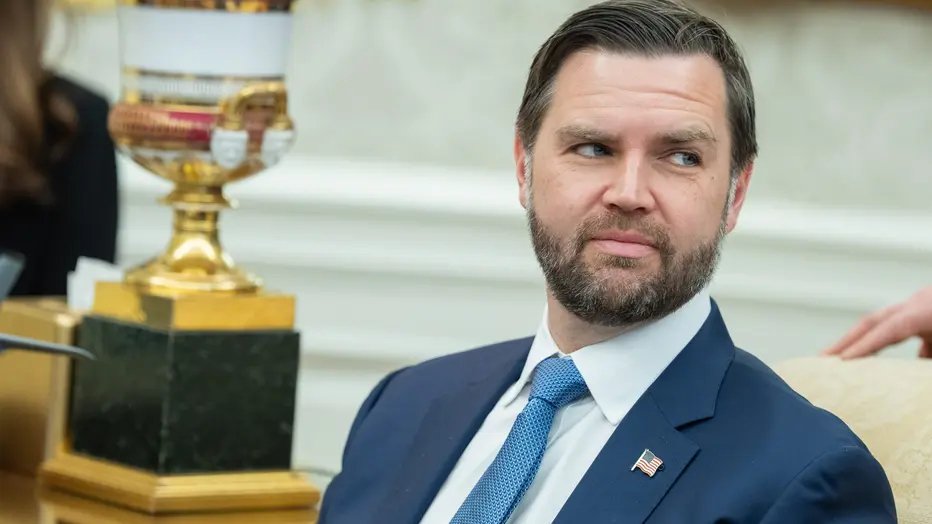 سي إن إن: إيران تفضل التفاوض مع فانس لإنهاء الحرب