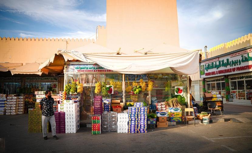 إنارة وزينة في الشوارع.. البريمي تتجمل وتستعد لاستقبال عيد الفطر