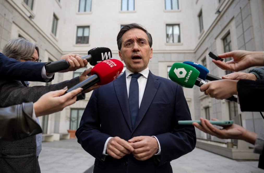 إسبانيا تنهي عملية إجلاء موظفي سفارتها من طهران