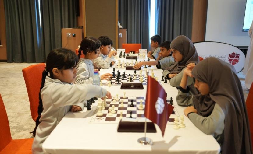 44 طالبًا وطالبة يتنافسون في "دوري المدارس للشطرنج"
