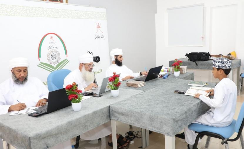 بدء التصفيات النهائية لمسابقة القرآن والصوت الحسن