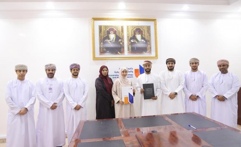 مذكرة تعاون بين كلية التربية بالرستاق ومعهد "ETRADING" للتدريب في مجال التداول