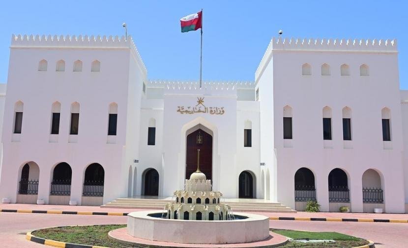 الخارجية العُمانية: وصول دفعة جديدة من المواطنين من إيران