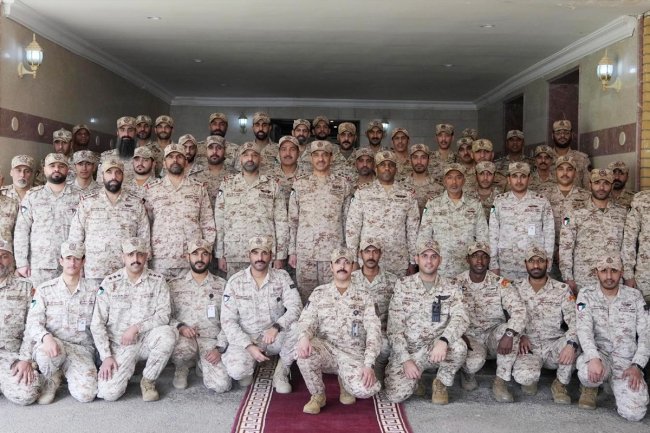 رئيس الأركان العامة للجيش يتفقد مواقع عسكرية