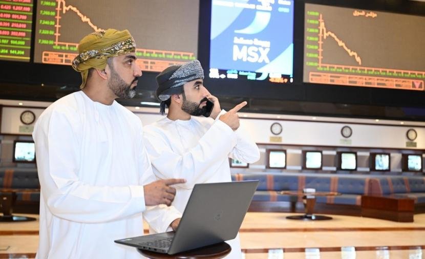 بورصة مسقط تُقلِّص خسائر الأسبوع مع تحسن معنويات المستثمرين وصعود أسهم قيادية