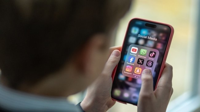 الإمارات تحظر استخدام منصات التواصل الاجتماعي للأطفال دون 15 عاماً