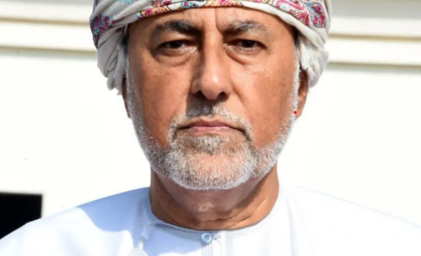 السيد شهاب يبحث التعاون العسكري القائم بين عُمان وفرنسا