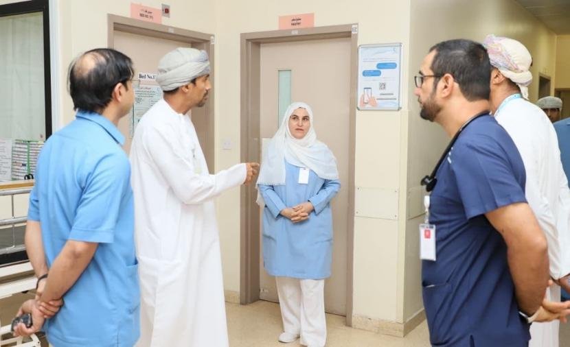 دراسة افتتاح خدمة طوارئ الأطفال بمستشفى الرستاق