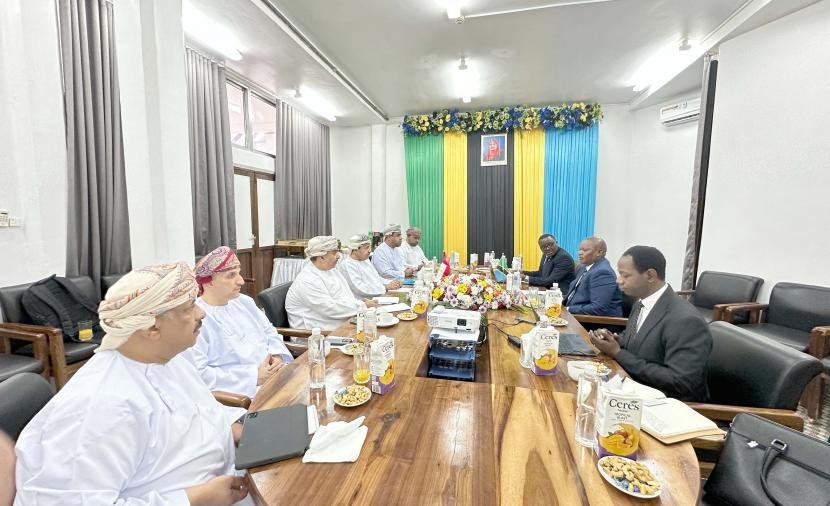 اللجنة العُمانية التنزانية في مجال الوثائق تستعرض أعمال توثيق التاريخ المشترك