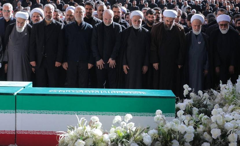 ملايين المشيّعين في جنازة خامنئي.. طهران توظف الحشود المليونية لتأكيد التوافق الشعبي والسياسي حول القيادة الجديدة