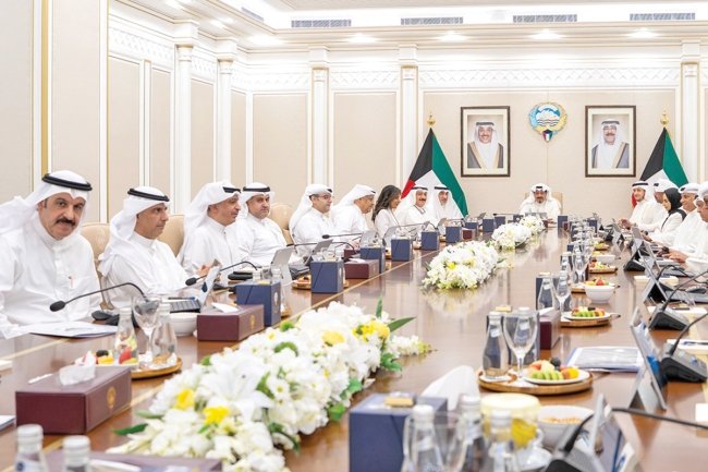 الحكومة تقرُّ 4 قوانين وترفعها إلى الأمير