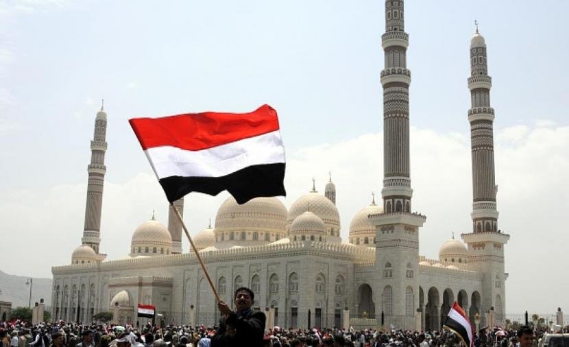 مواجهات عنيفة غربي تعز.. الجيش اليمني يعلن مقتل وإصابة عشرات الحوثيين