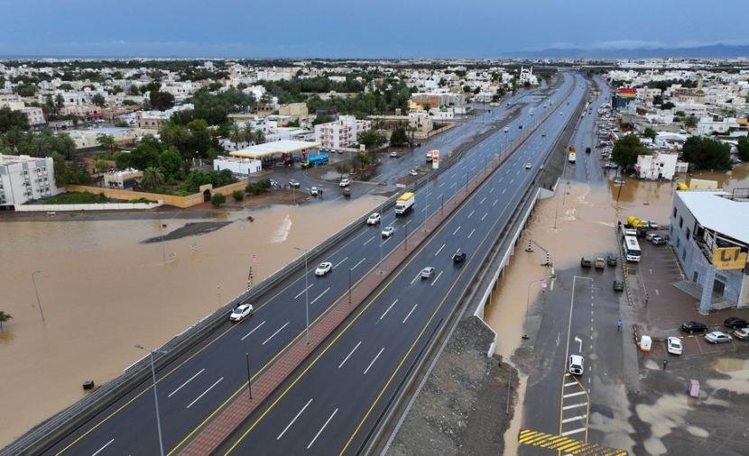 تنبيهات جوية وأمطار متفرقة على عدد من محافظات سلطنة عُمان