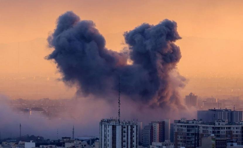 أمريكا تصعّد عسكريا.. وإيران تهدد بـ"تغيير موازين القوى"