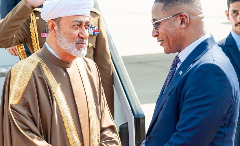 جلالة السلطان يبحث مع الرئيس البوتسواني استكشاف فرص جديدة للتعاون