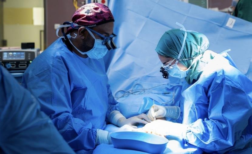 لأول مرة في الشرق الأوسط.. طباعة ثلاثية الأبعاد لعلاج تشوه نادر في الرسغ