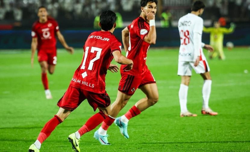 الأهلي يحسم "الديربي المصري" ويتصدر الدوري بفوزه على الزمالك